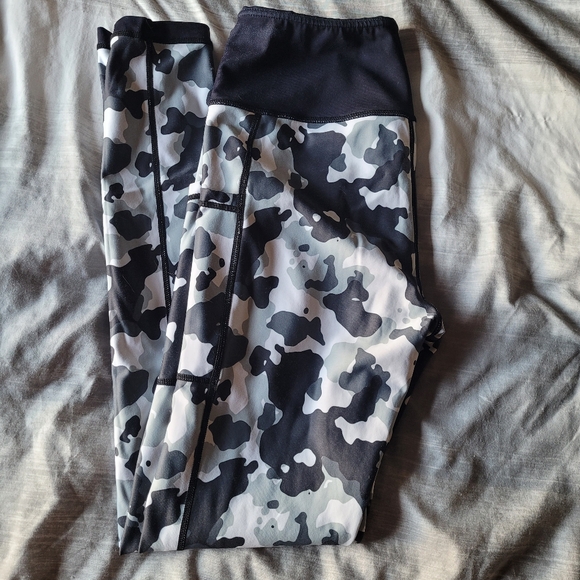 Constantly Varied Gear CVG FULL LENGTH Reversible Camo Leggings Sz Small - Picture 2 of 8